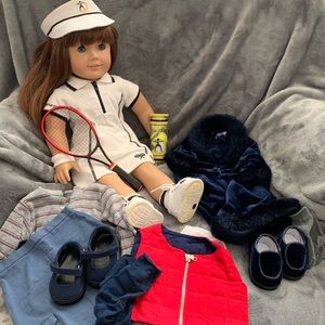 EUC American Girl of Today Doll with clothes